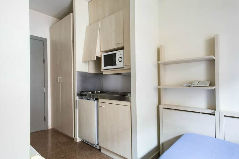 Hotel Residencia Universitaria Resa Blas De Otero