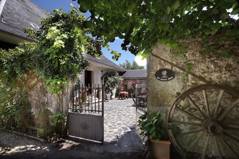 Hotel Domaine Des Saints P�res