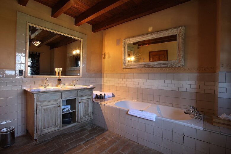 Hotel Domaine Des Saints P�res