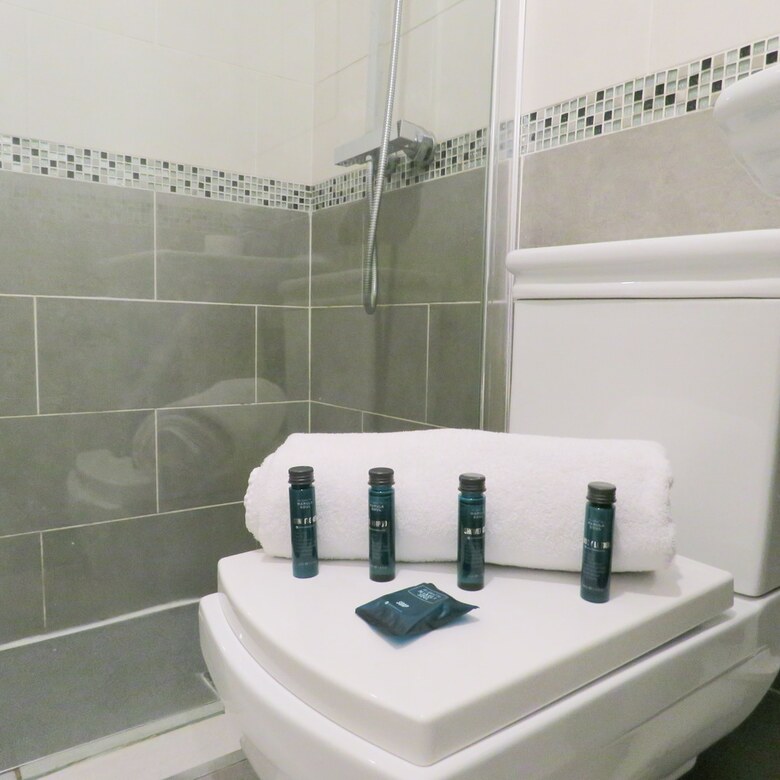 Tudors Esuites Five Ways Terrace Parking