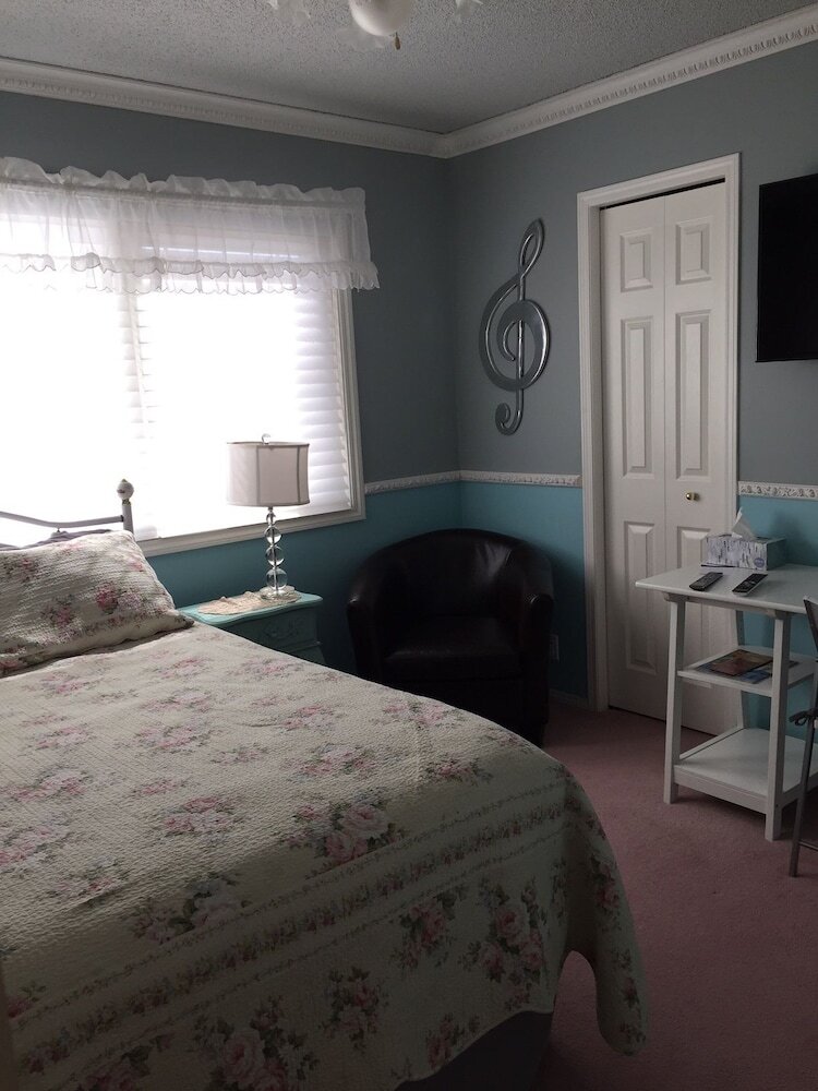 Elevate Rooms Harmony House B&B