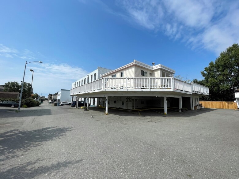 Arctic Fox Inn