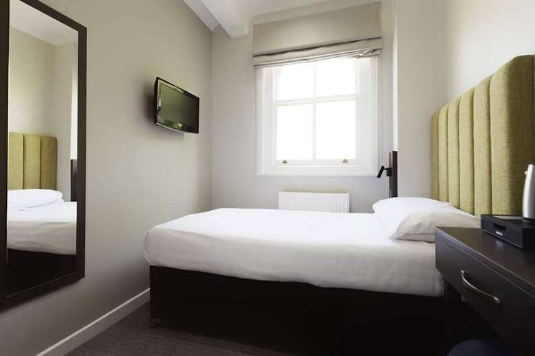Garden Court Hotel
