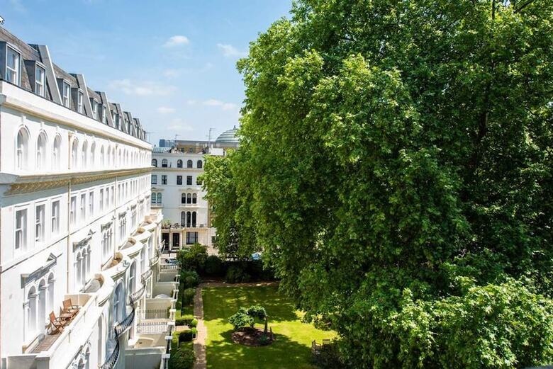 Garden Court Hotel