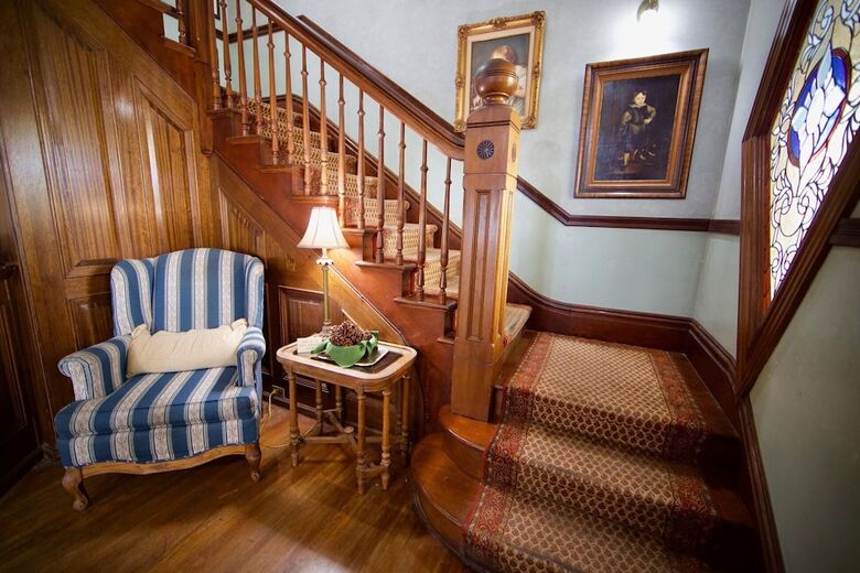 Hotel Irwin Street Inn