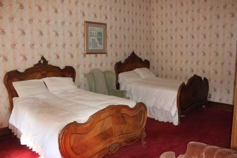 Hotel Irwin Street Inn