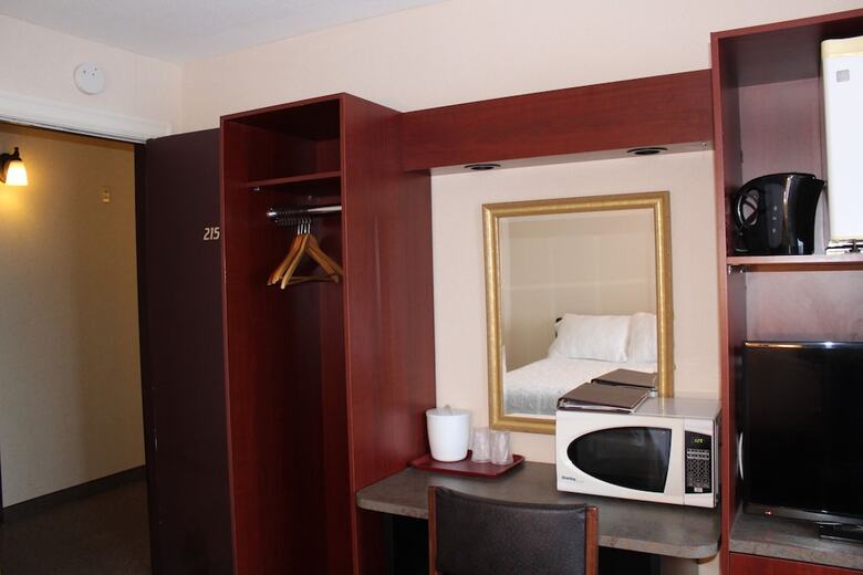 Hotel Motel Capri & Suites