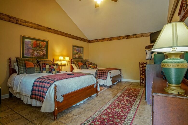 Hotel Hemlock Inn