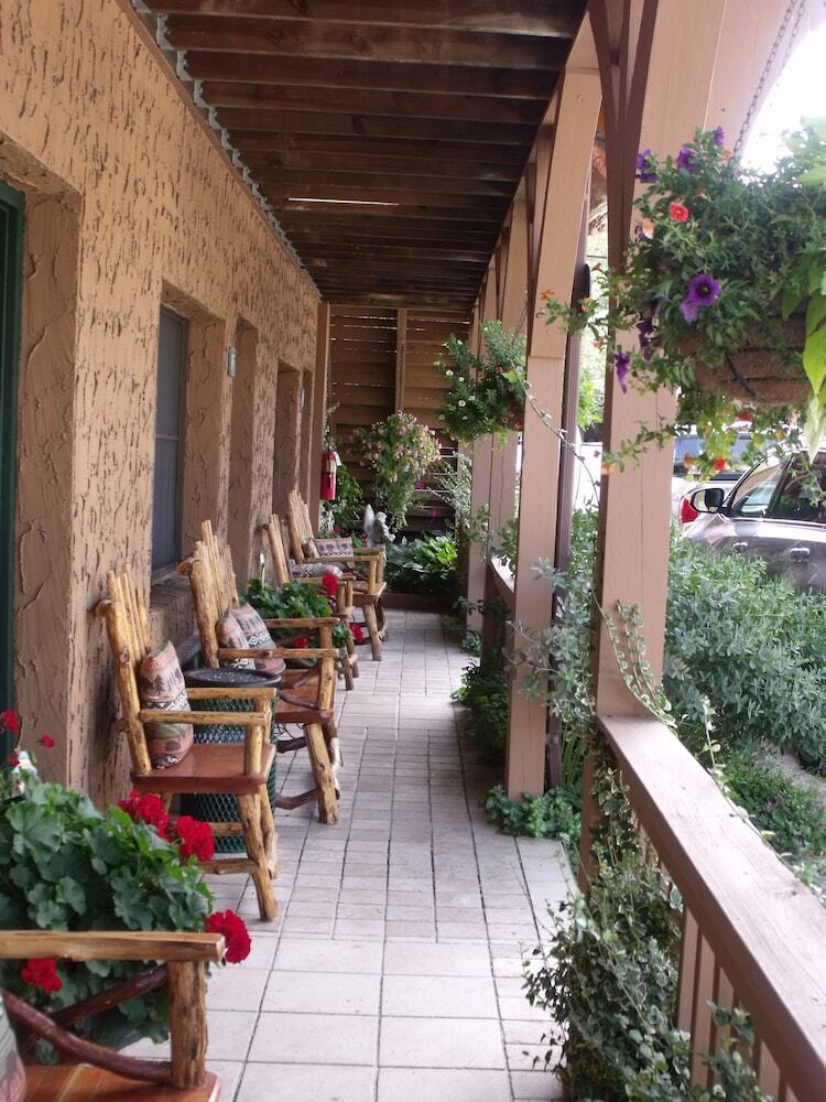 Hotel Hemlock Inn