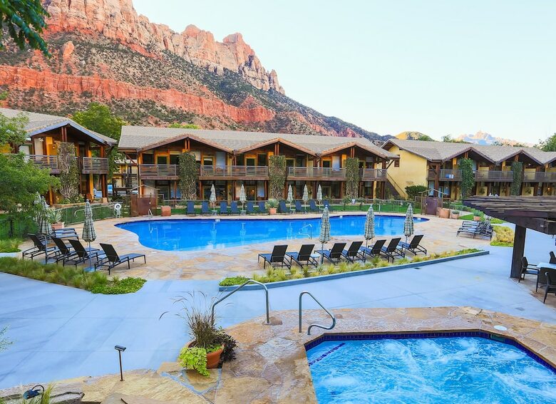 Hotel Desert Pearl Inn