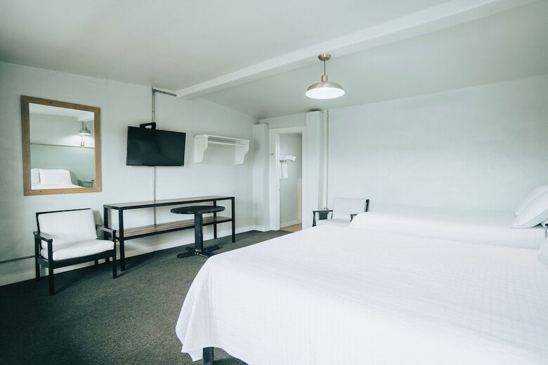 Motel Rooms At The Pecan