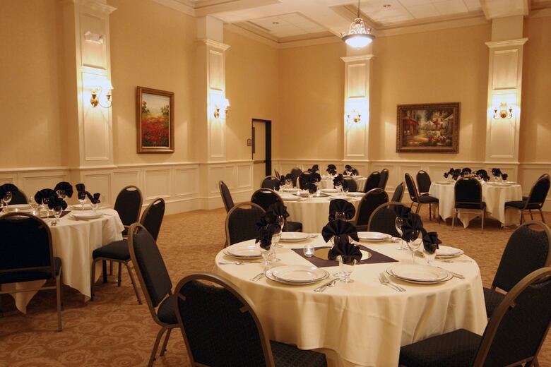 The Grand Hotel - Salem