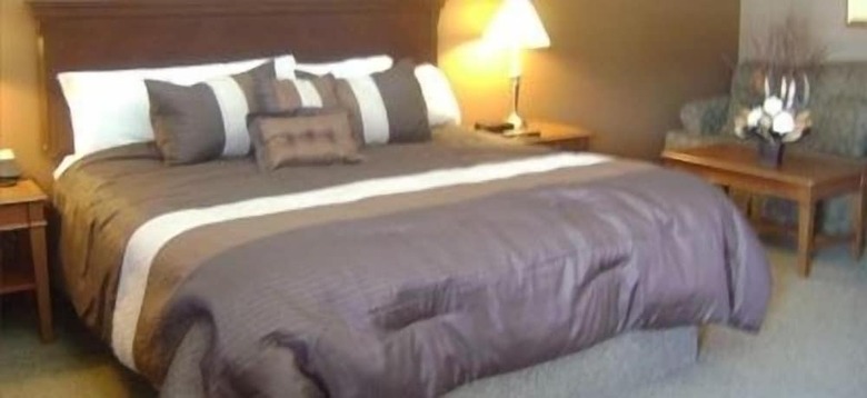 Hotel Talbot Trail Inn & Suites