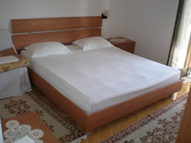 Apartments And Rooms Rogosic