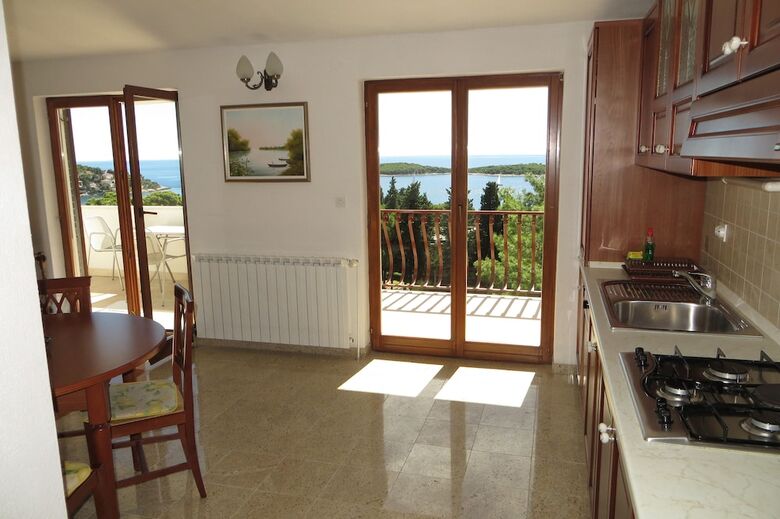 Apartments And Rooms Rogosic