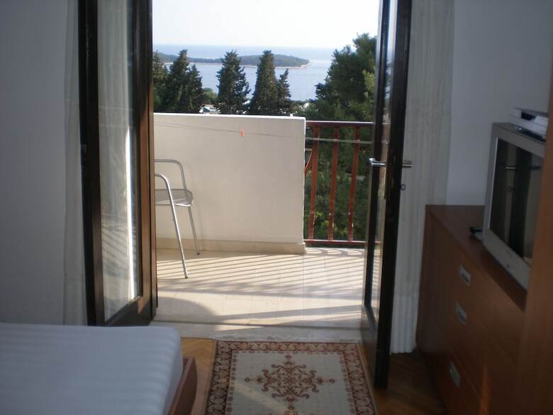 Apartments And Rooms Rogosic