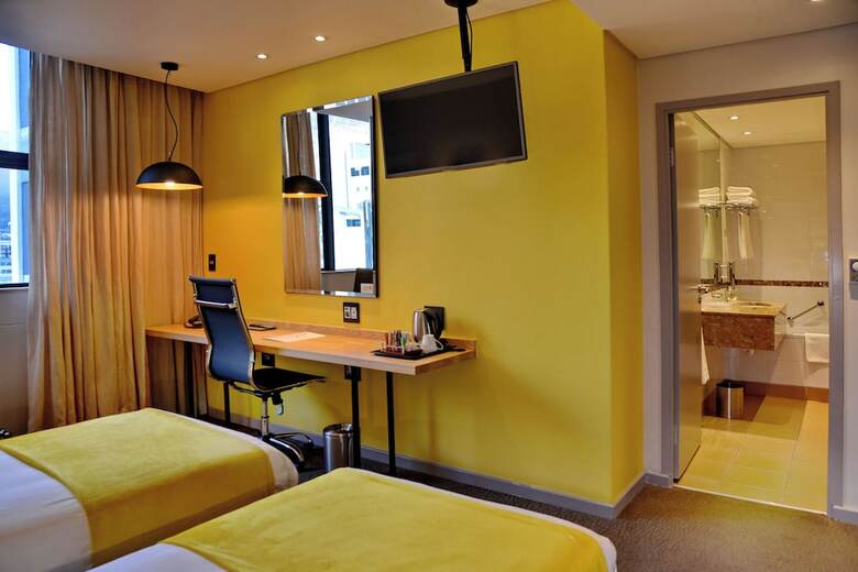 Hotel Cresta Grande Cape Town