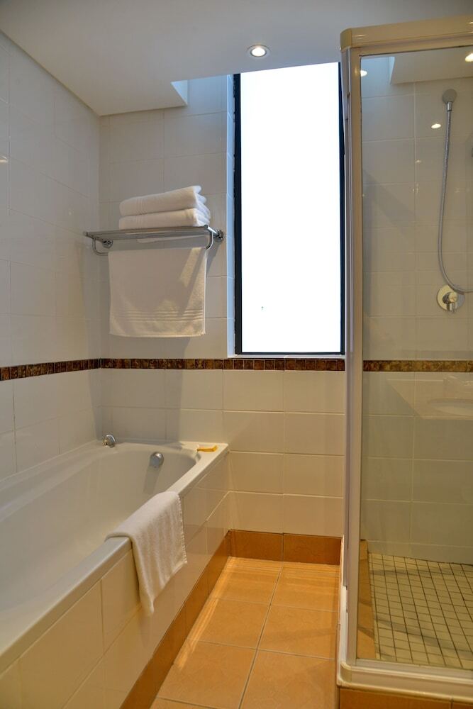 Hotel Cresta Grande Cape Town