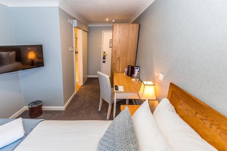 Hotel The Connaught Lodge