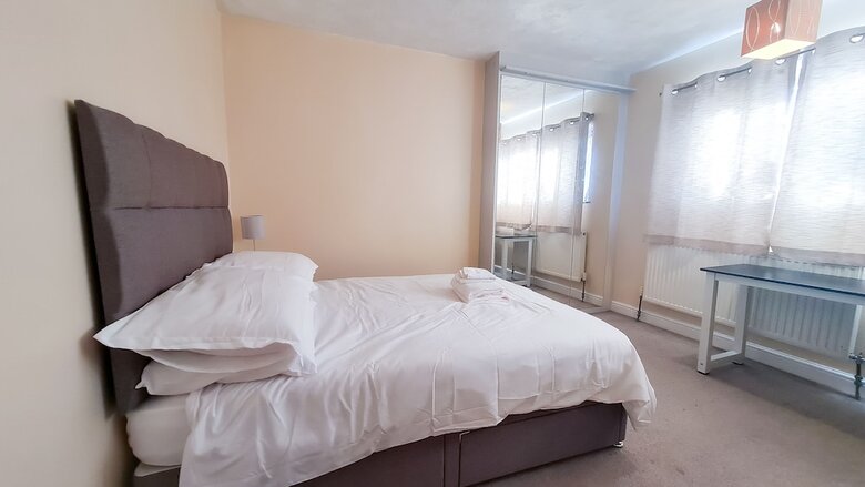 Room-cosy Double Private Bedroom 2-3