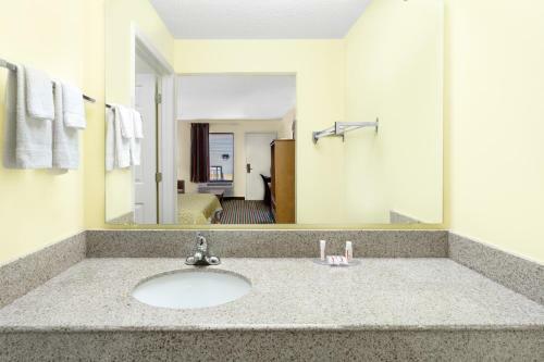 Motel Days Inn - Biscoe