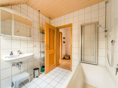 Cozy Apartment In Marktrodach With Sauna