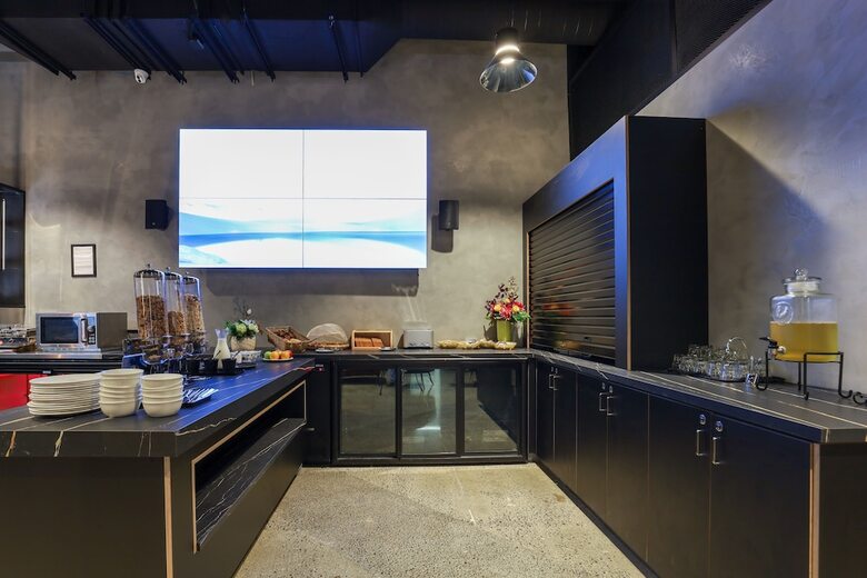 Hotel Microtel By Wyndham Wellington