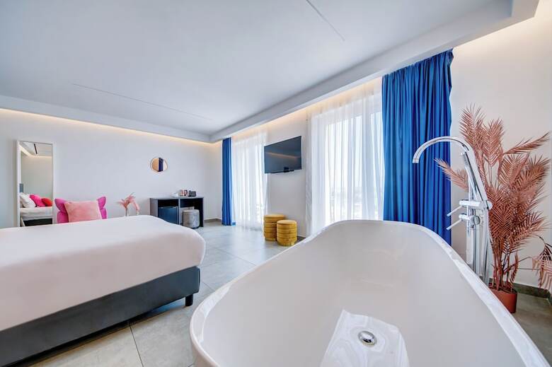 Flamingo Hotel