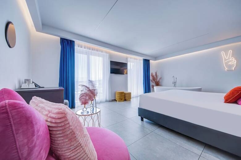 Flamingo Hotel
