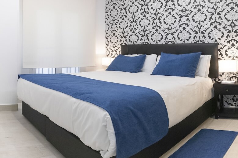 Hotel I Host You