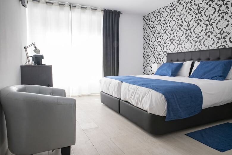 Hotel I Host You