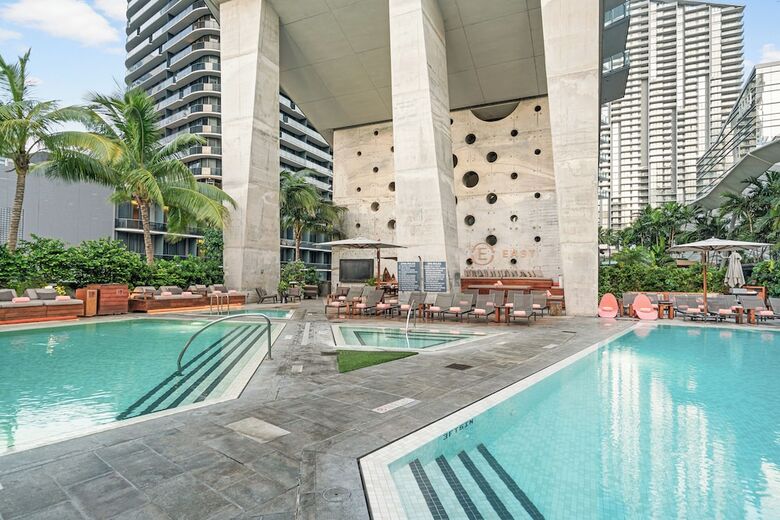 Hotel East Miami Residences