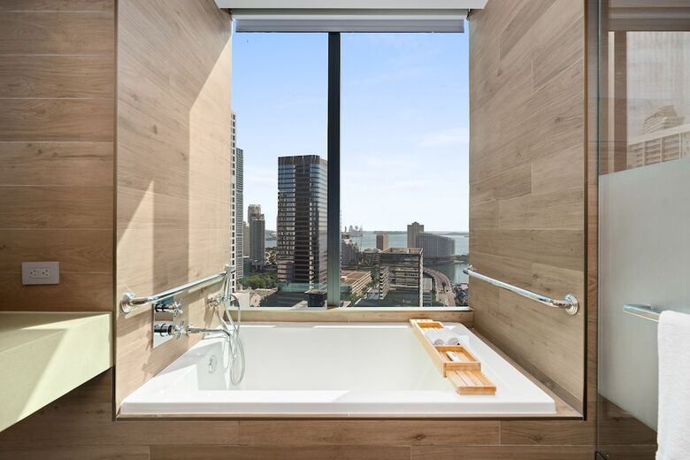 Hotel East Miami Residences