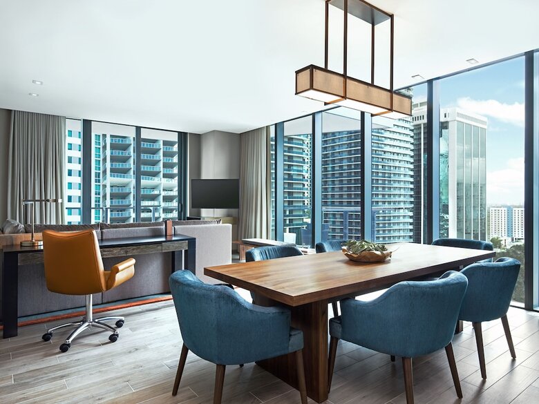 Hotel East Miami Residences