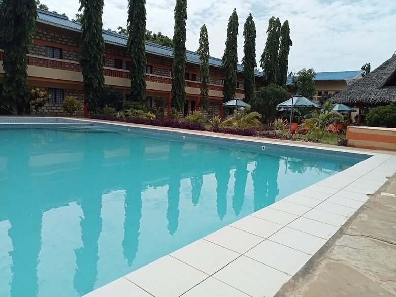 Modern South Hotel