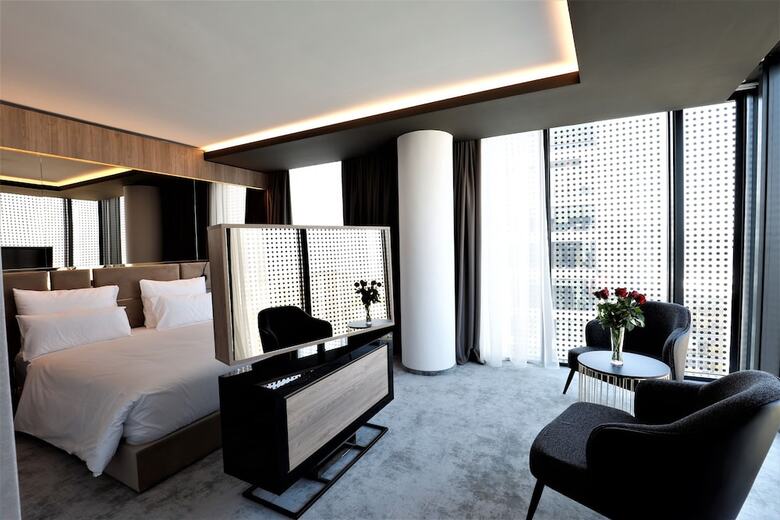 Grand Plaza Hotel And Congress Centre
