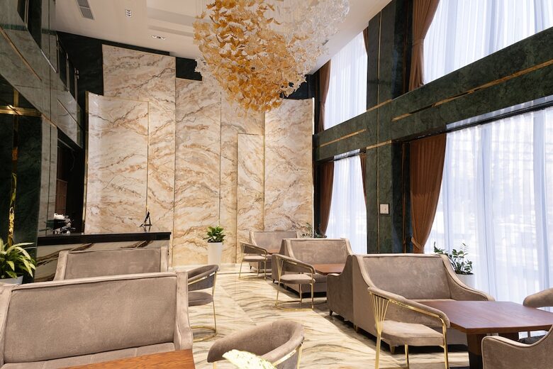 Hotel Mir Luxe Plaza