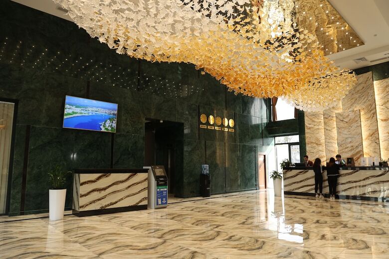 Hotel Mir Luxe Plaza