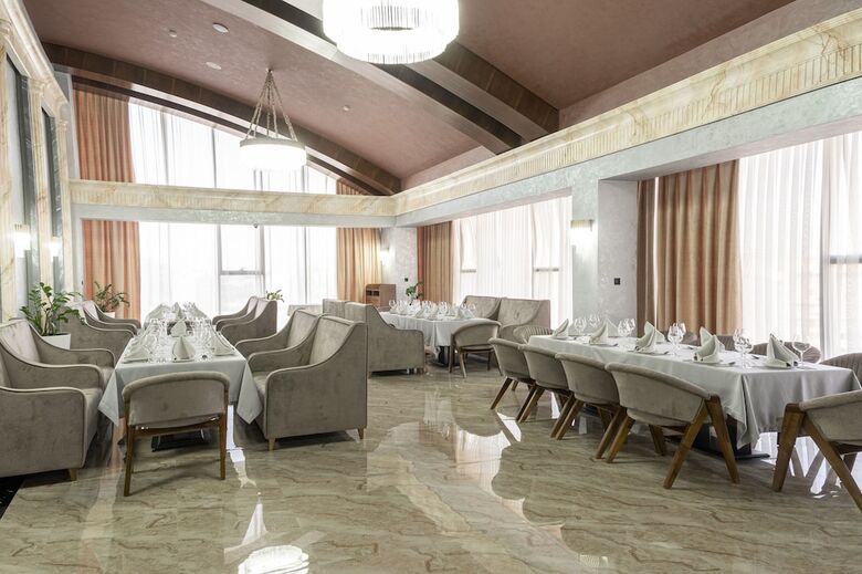 Hotel Mir Luxe Plaza