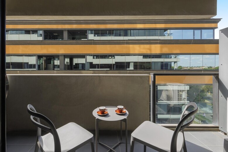 Oaks Melbourne St Kilda Road Hotel