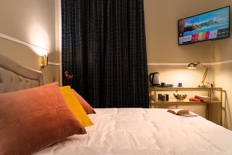 Hotel Fair Suite