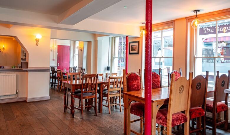 Posada The Wenns Chop & Ale House