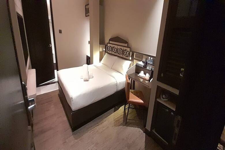 Lion Peak Hotel Hamilton