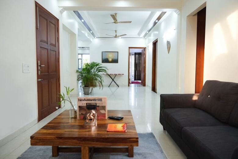 Bed & Breakfast Lime Tree Luxury 3bhk Serviced Apartment