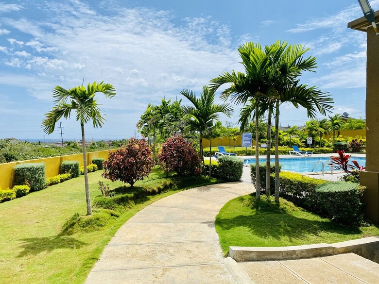 Jhadano Villa 3br Pool Shuttle 3 Mins To Beach
