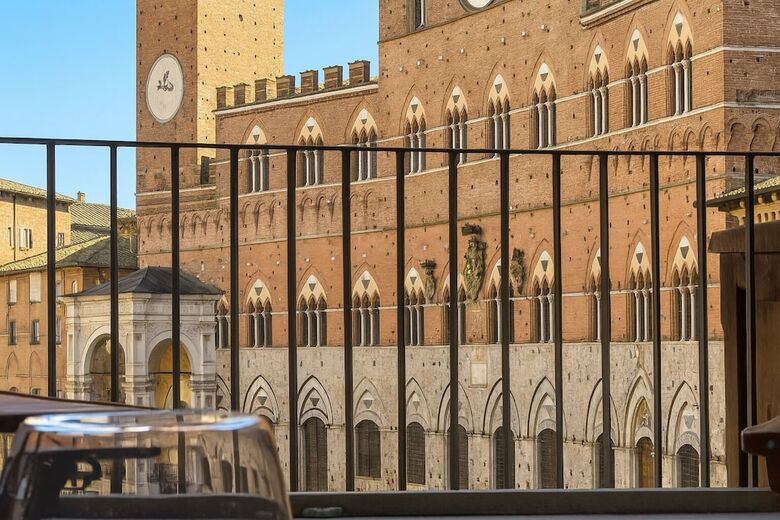The Balcony Suite -piazza Del Campo View