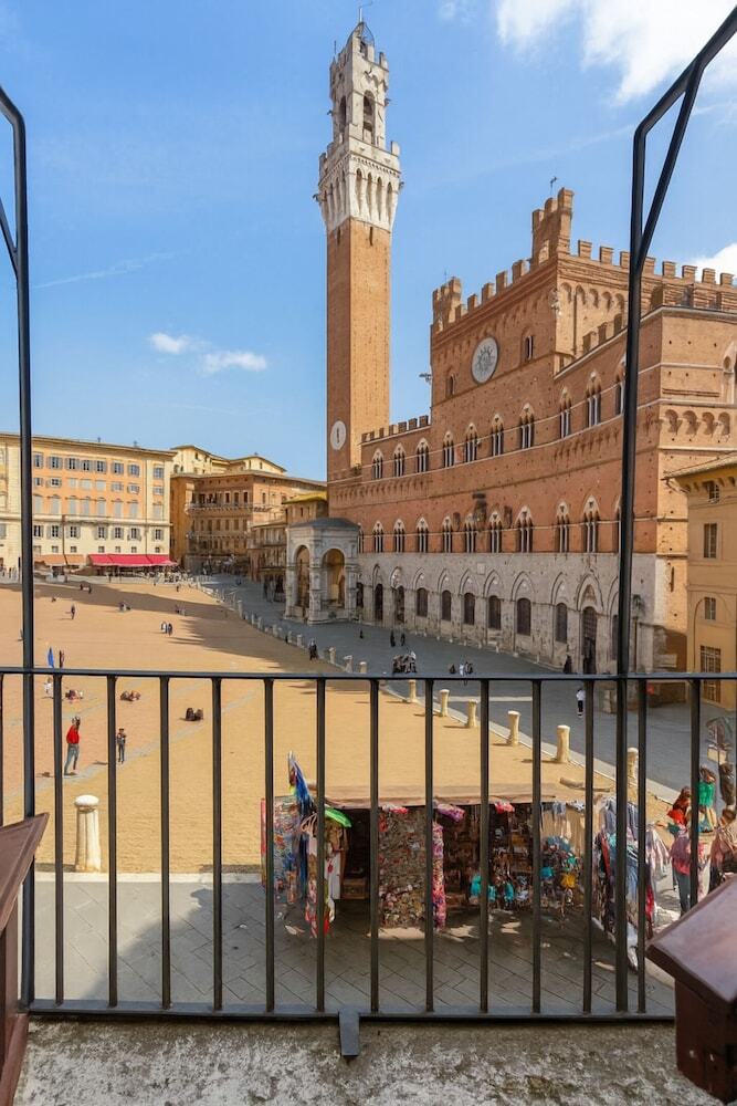 The Balcony Suite -piazza Del Campo View