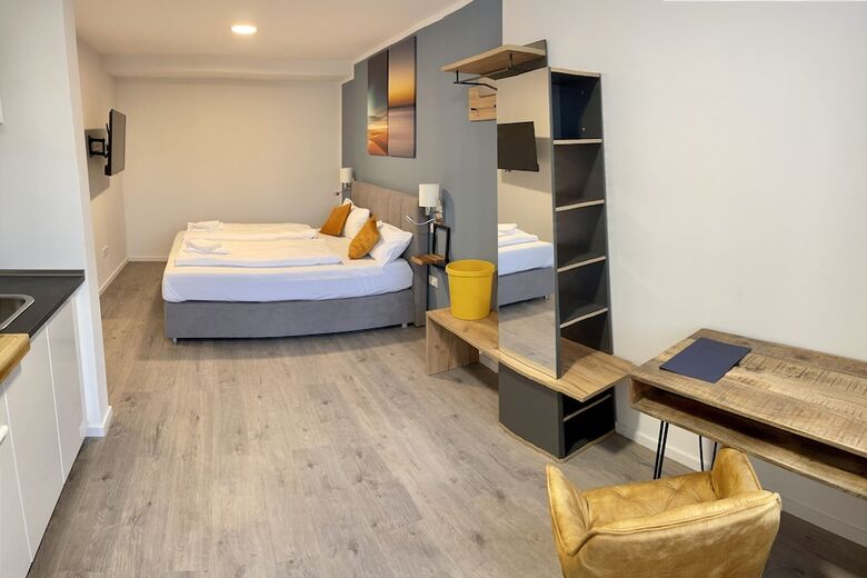 Aparthotel Neum�nster City
