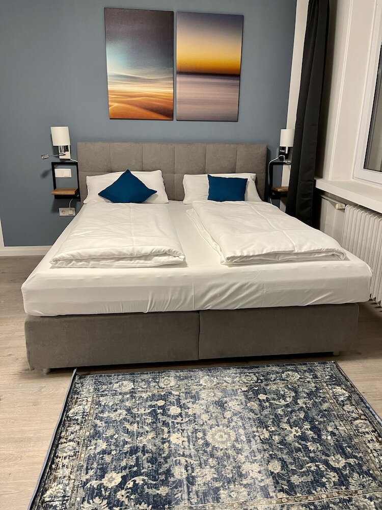 Aparthotel Neum�nster City