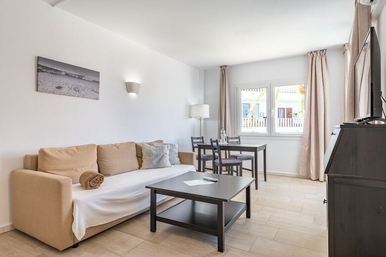 Aparthotel Orange Colom Seaside Apartments